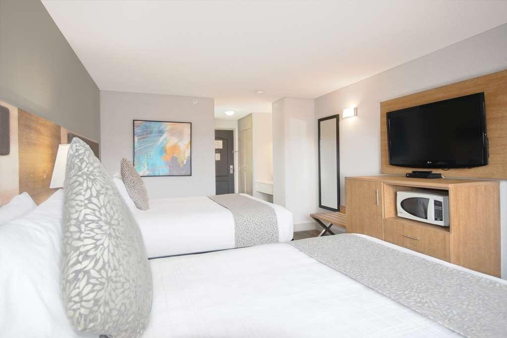 Coast Abbotsford Hotel & Suites Номер фото