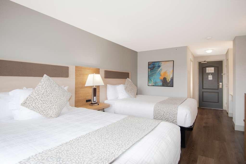 Coast Abbotsford Hotel & Suites Номер фото
