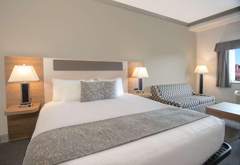 Coast Abbotsford Hotel & Suites Номер фото