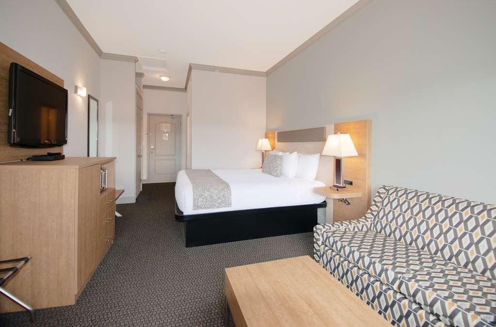 Coast Abbotsford Hotel & Suites Номер фото