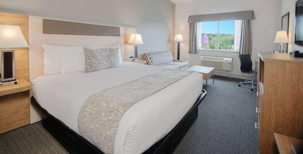 Coast Abbotsford Hotel & Suites Номер фото